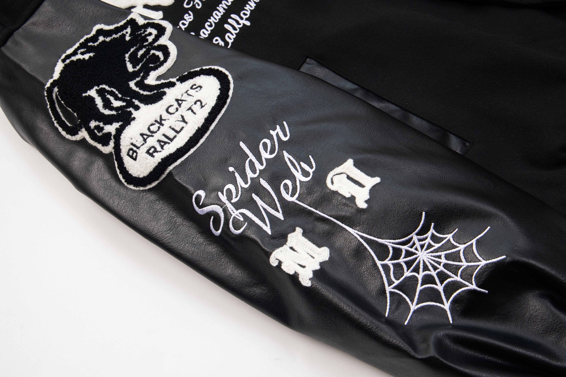 Geborduurd Varsity Jack